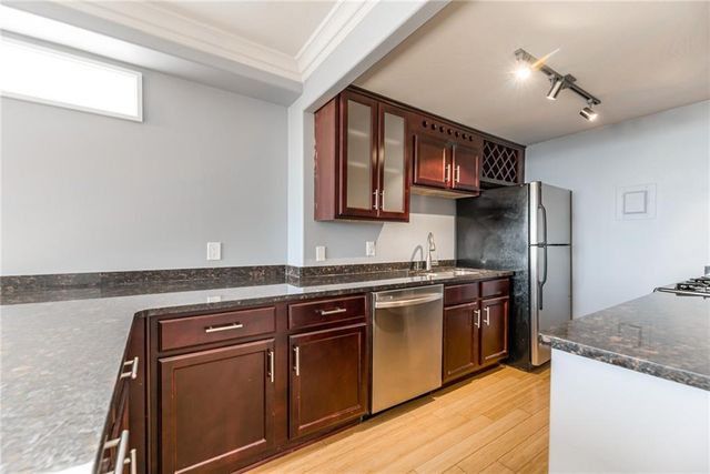 700 E 8th Street 16O, Kansas City, MO 64106