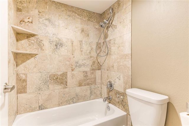 700 E 8th Street 16O, Kansas City, MO 64106