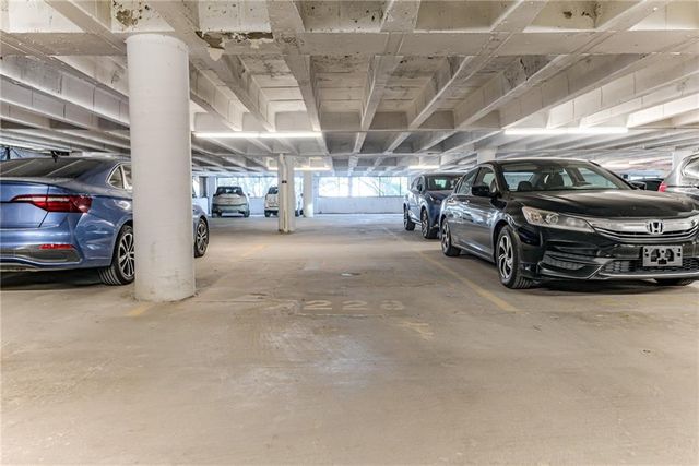 700 E 8th Street 16O, Kansas City, MO 64106