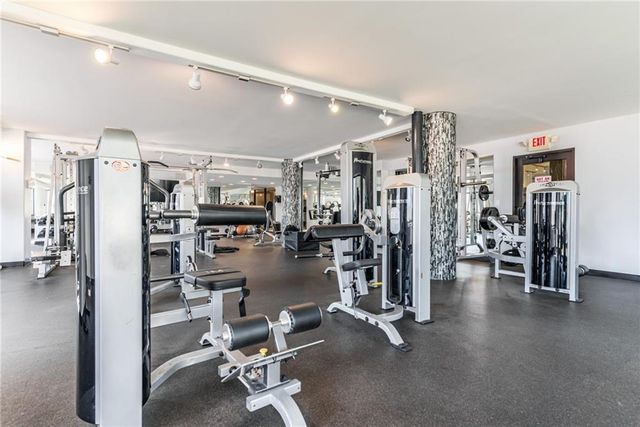 700 E 8th Street 16O, Kansas City, MO 64106