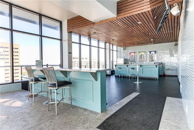 700 E 8th Street 16O, Kansas City, MO 64106