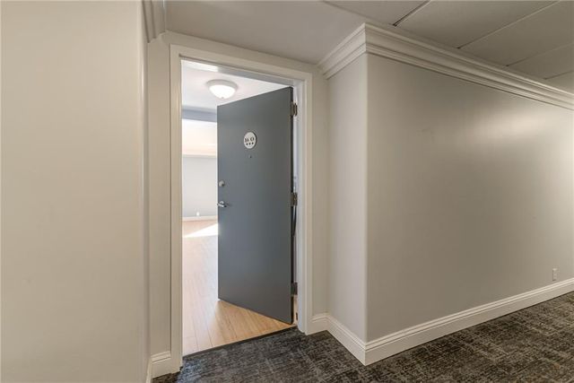 700 E 8th Street 16O, Kansas City, MO 64106