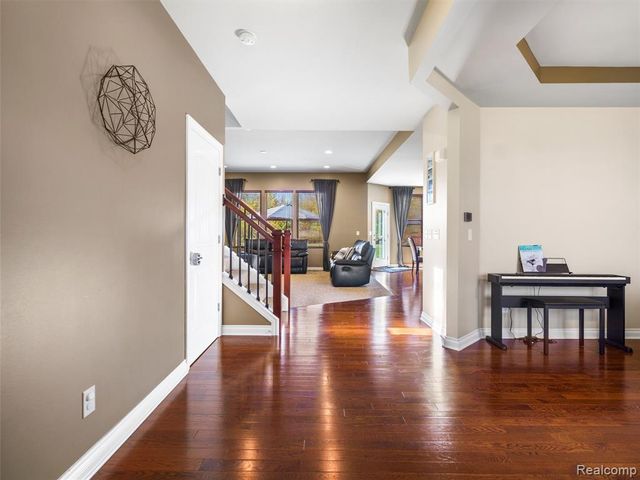 2130 Findley Circle, Lake Orion, MI 48360