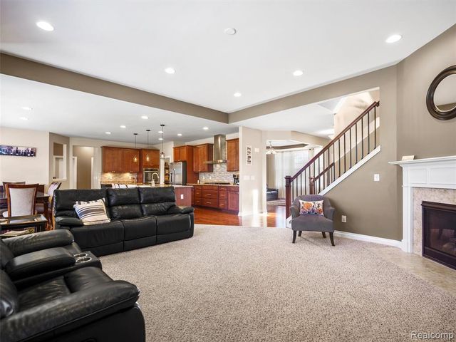 2130 Findley Circle, Lake Orion, MI 48360