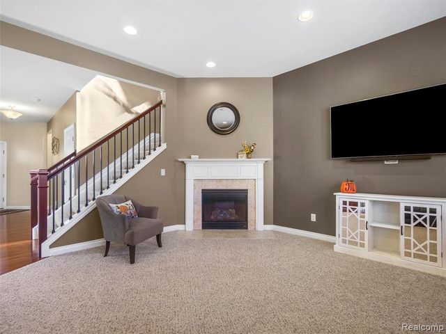 2130 Findley Circle, Lake Orion, MI 48360