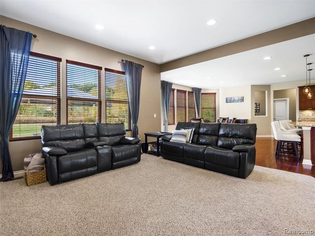 2130 Findley Circle, Lake Orion, MI 48360