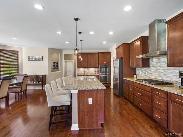 2130 Findley Circle, Lake Orion, MI 48360