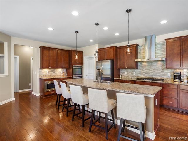 2130 Findley Circle, Lake Orion, MI 48360