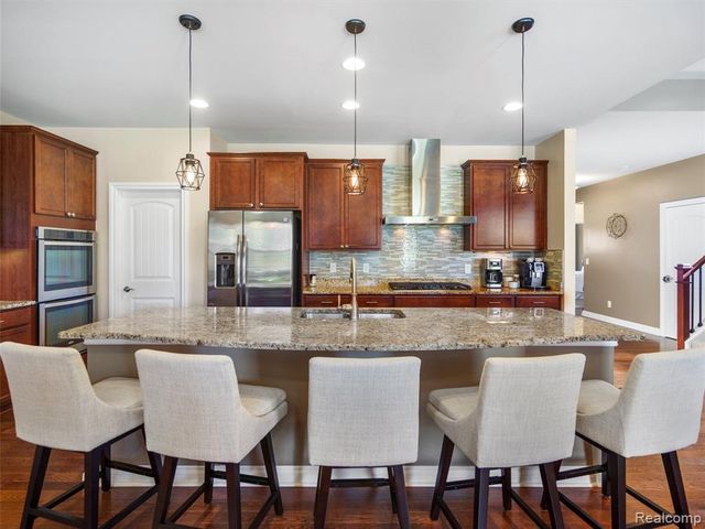 2130 Findley Circle, Lake Orion, MI 48360