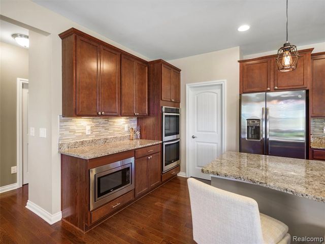 2130 Findley Circle, Lake Orion, MI 48360