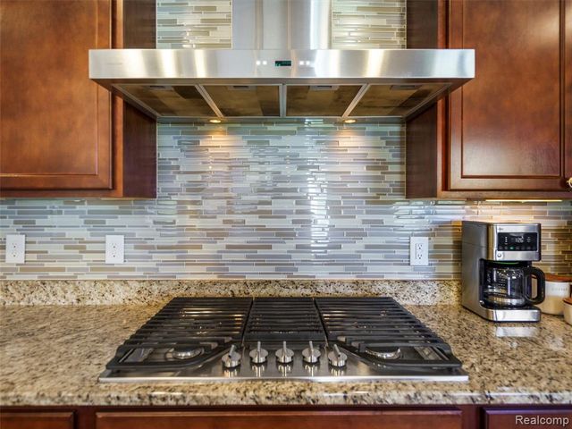 2130 Findley Circle, Lake Orion, MI 48360