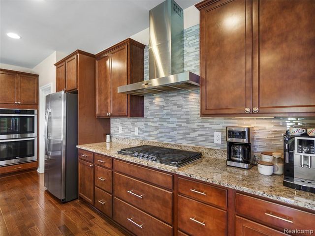 2130 Findley Circle, Lake Orion, MI 48360