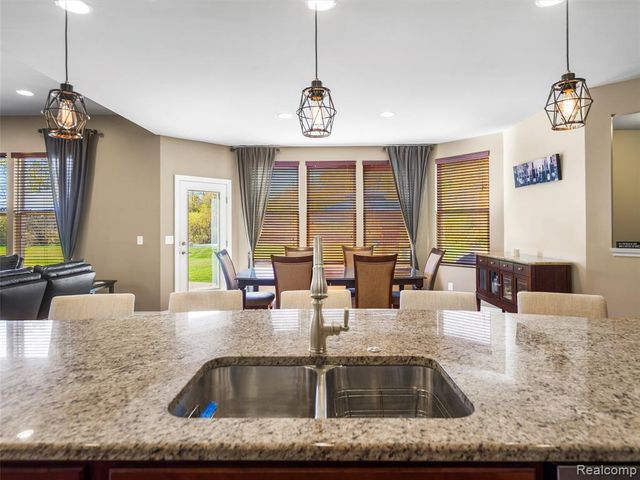 2130 Findley Circle, Lake Orion, MI 48360