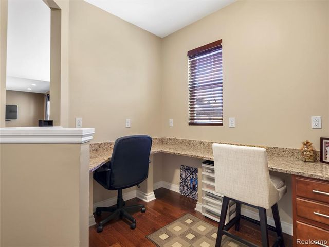 2130 Findley Circle, Lake Orion, MI 48360