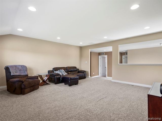 2130 Findley Circle, Lake Orion, MI 48360