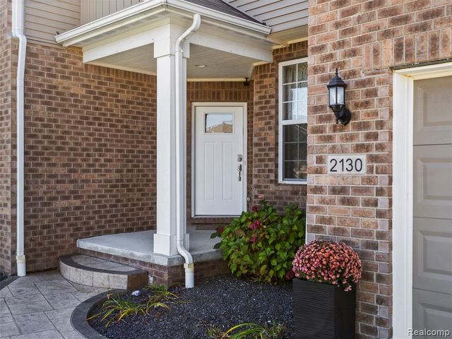 2130 Findley Circle, Lake Orion, MI 48360