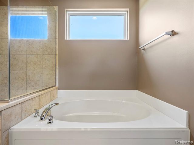 2130 Findley Circle, Lake Orion, MI 48360