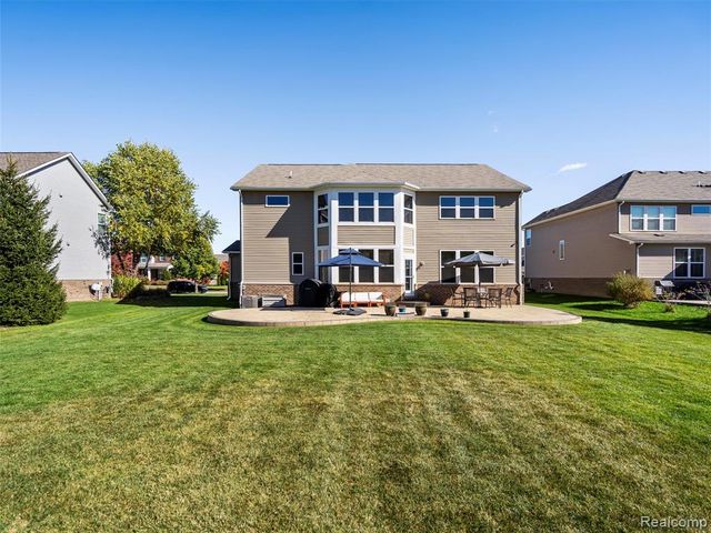 2130 Findley Circle, Lake Orion, MI 48360