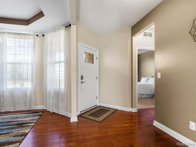 2130 Findley Circle, Lake Orion, MI 48360