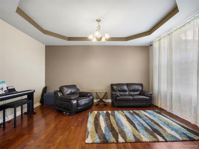 2130 Findley Circle, Lake Orion, MI 48360