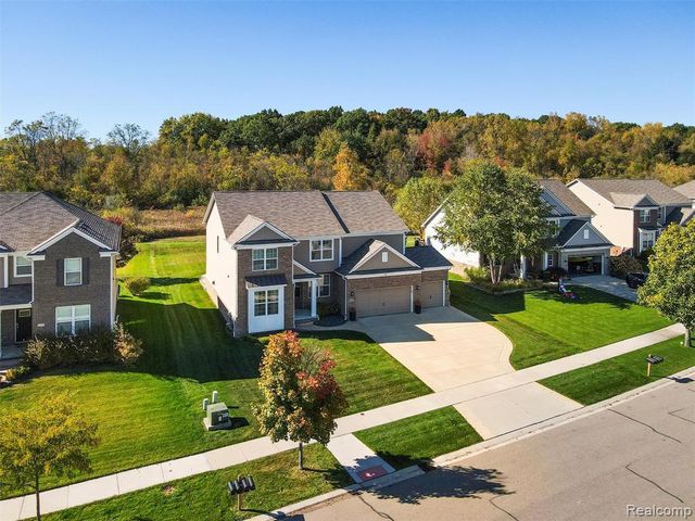 2130 Findley Circle, Lake Orion, MI 48360