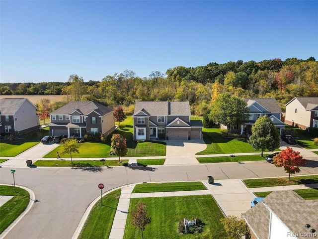 2130 Findley Circle, Lake Orion, MI 48360