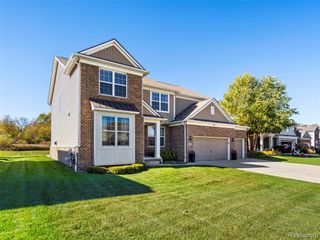 2130 Findley Circle, Lake Orion, MI 48360