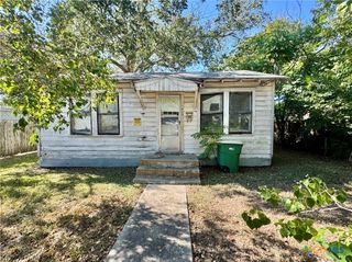 1409 E Commercial Street, Victoria, TX 77901