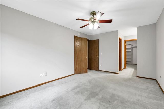 912 MANCHESTER Circle -, Schaumburg, IL 60193