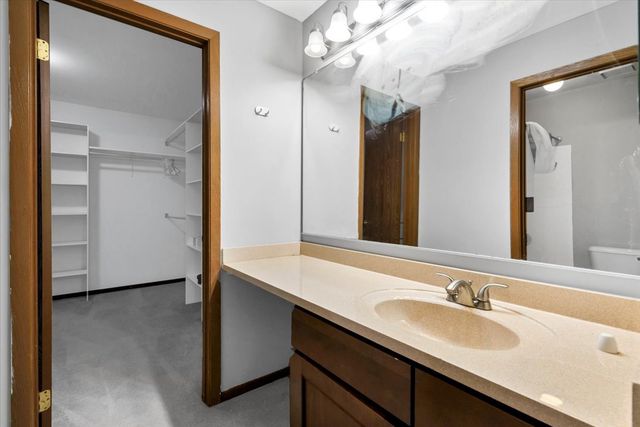 912 MANCHESTER Circle -, Schaumburg, IL 60193