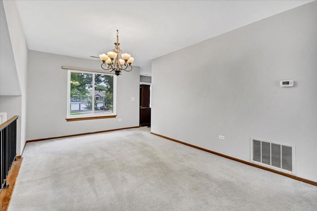 912 MANCHESTER Circle -, Schaumburg, IL 60193