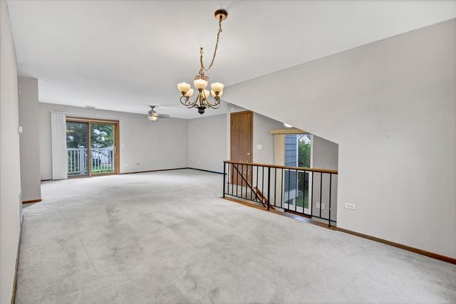 912 MANCHESTER Circle -, Schaumburg, IL 60193