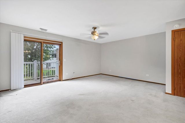 912 MANCHESTER Circle -, Schaumburg, IL 60193