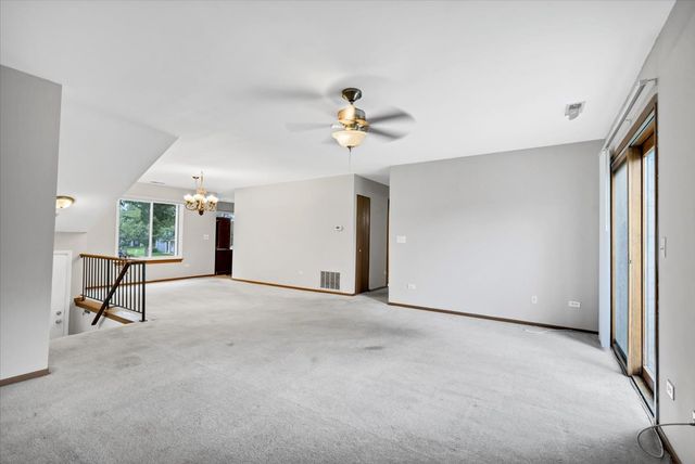 912 MANCHESTER Circle -, Schaumburg, IL 60193