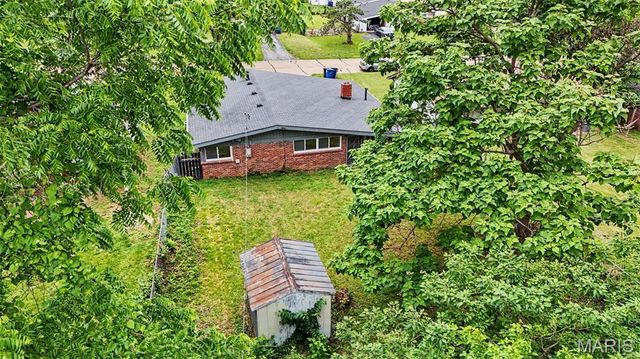8408 Chalons Court, St Louis, MO 63134