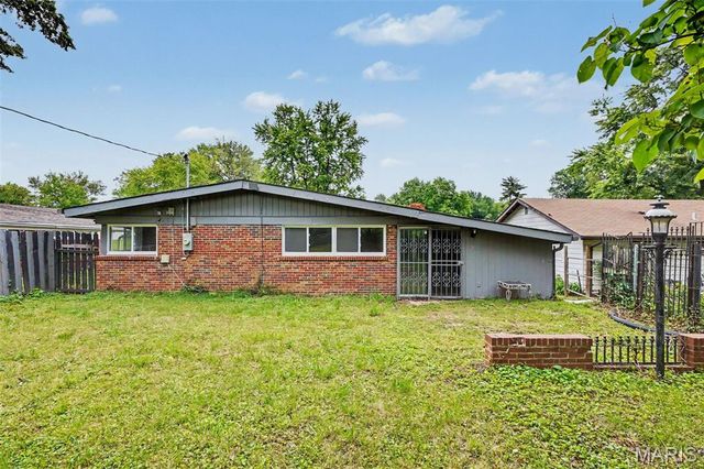 8408 Chalons Court, St Louis, MO 63134