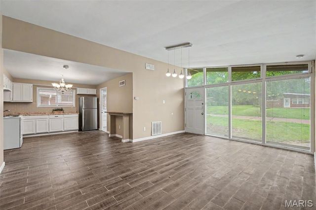 8408 Chalons Court, St Louis, MO 63134