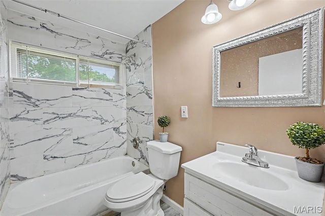 8408 Chalons Court, St Louis, MO 63134