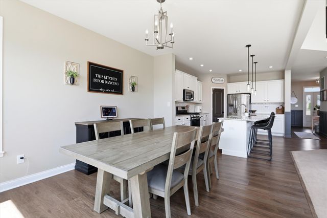 976 Pond View Drive, Greenfield, IN 46140