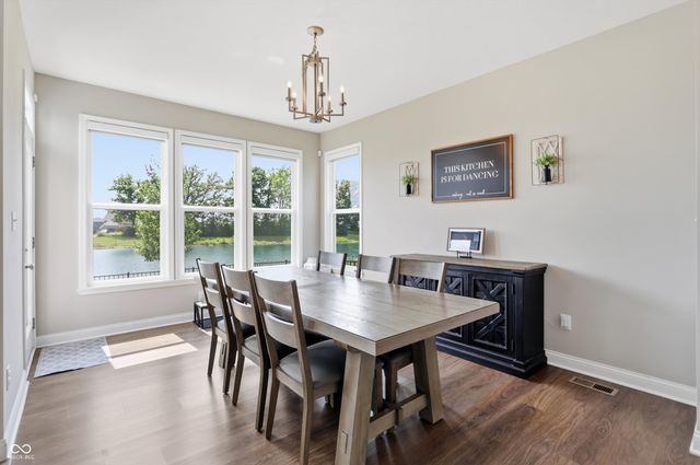 976 Pond View Drive, Greenfield, IN 46140