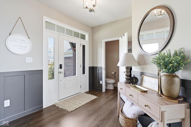 976 Pond View Drive, Greenfield, IN 46140