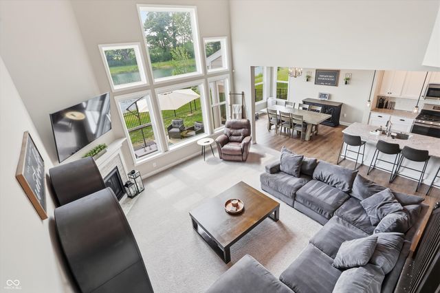 976 Pond View Drive, Greenfield, IN 46140