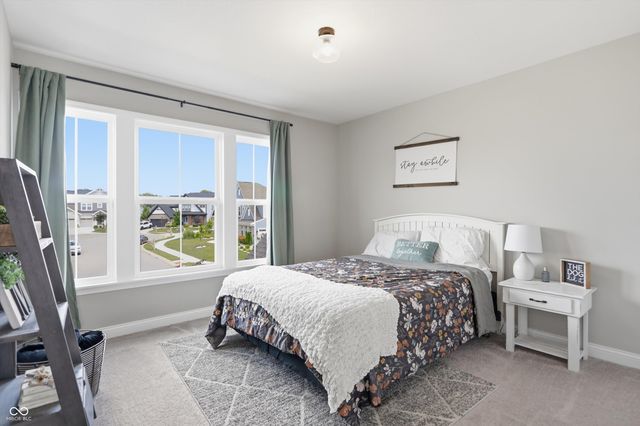976 Pond View Drive, Greenfield, IN 46140