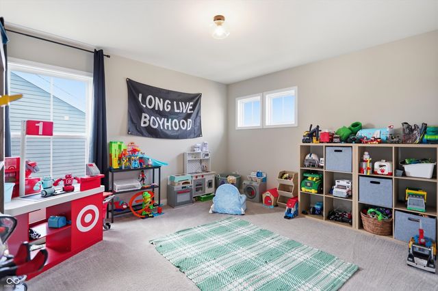 976 Pond View Drive, Greenfield, IN 46140