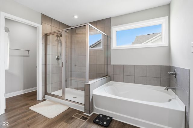 976 Pond View Drive, Greenfield, IN 46140
