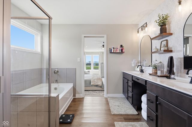 976 Pond View Drive, Greenfield, IN 46140