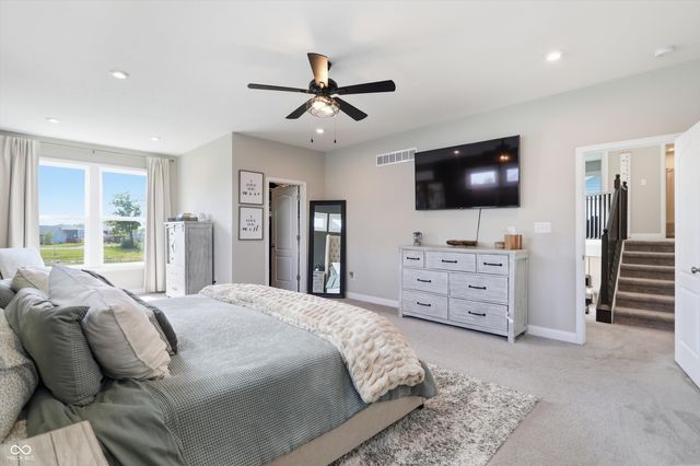 976 Pond View Drive, Greenfield, IN 46140