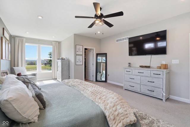 976 Pond View Drive, Greenfield, IN 46140