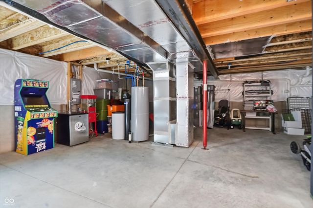 976 Pond View Drive, Greenfield, IN 46140