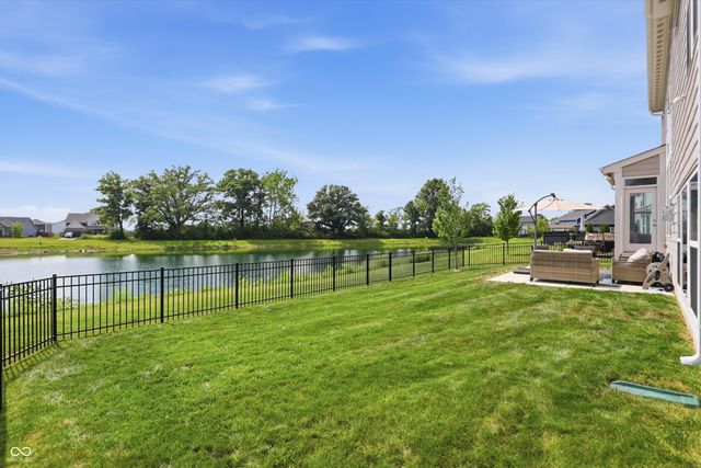 976 Pond View Drive, Greenfield, IN 46140